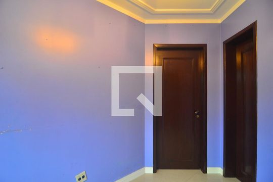 Sala 2 de casa à venda com 4 quartos, 110m² em Centro, Canoas