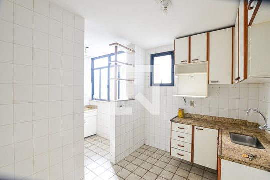 Cozinha de apartamento à venda com 2 quartos, 138m² em Vital Brasil, Niterói