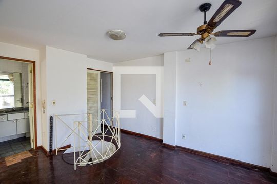 Hall de apartamento à venda com 2 quartos, 138m² em Vital Brasil, Niterói