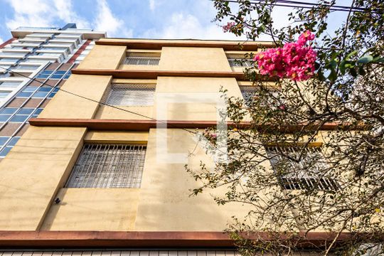 Fachada de apartamento à venda com 2 quartos, 60m² em Pinheiros, São Paulo