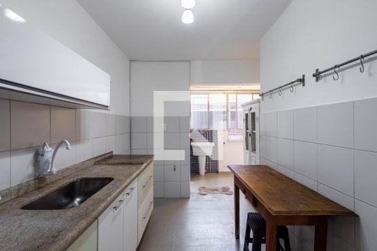 Cozinha de apartamento à venda com 2 quartos, 60m² em Pinheiros, São Paulo