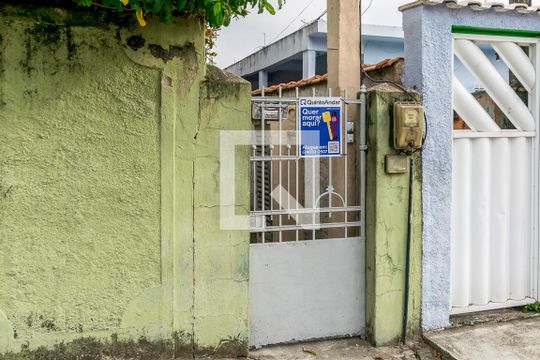 Fachada de casa para alugar com 2 quartos, 50m² em Cordovil, Rio de Janeiro