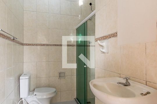 Banheiro de casa para alugar com 2 quartos, 50m² em Cordovil, Rio de Janeiro