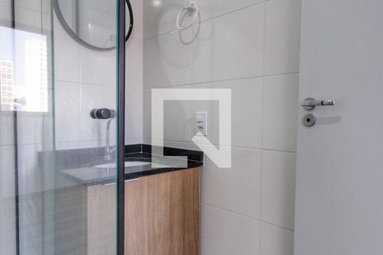 Banheiro de apartamento para alugar com 1 quarto, 27m² em Ipiranga, São Paulo