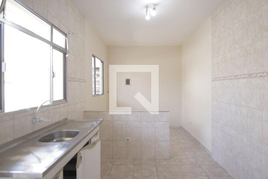 Sala/Cozinha de casa para alugar com 2 quartos, 70m² em Jardim Arize, São Paulo