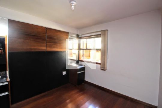 Quarto de casa à venda com 5 quartos, 380m² em Dona Clara, Belo Horizonte