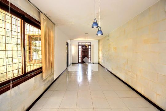 Sala de casa à venda com 5 quartos, 380m² em Dona Clara, Belo Horizonte