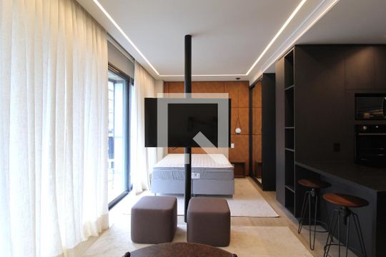Sala/Quarto de kitnet/studio para alugar com 1 quarto, 44m² em Vila Olímpia, São Paulo