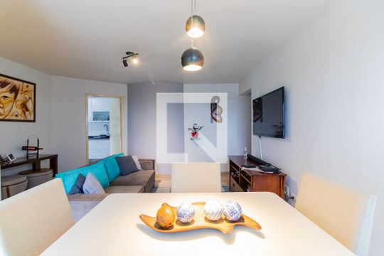 Sala de apartamento à venda com 3 quartos, 70m² em Interlagos, São Paulo
