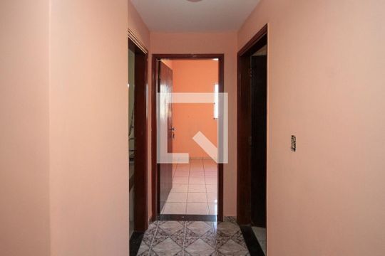 Corredor de casa para alugar com 2 quartos, 70m² em Jardim Tiete, São Paulo