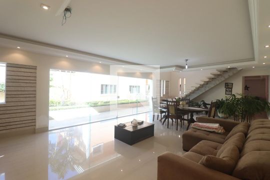 Sala  de casa à venda com 4 quartos, 705m² em Santa Teresinha, São Paulo