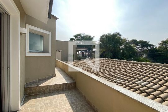 varanda da Suíte 2 de casa de condomínio para alugar com 4 quartos, 560m² em Alphaville Residencial Zero, Barueri