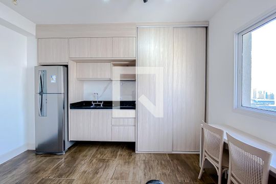 Sala/Quarto de kitnet/studio à venda com 1 quarto, 21m² em Belenzinho, São Paulo