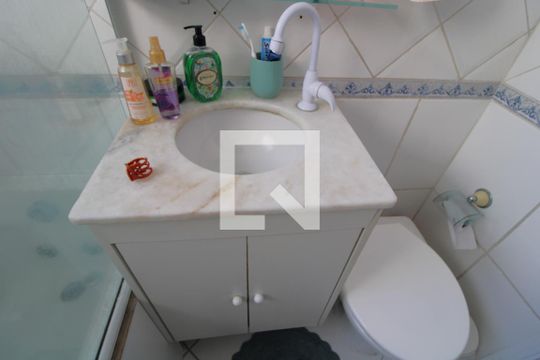 Pia banheiro da suíte de casa à venda com 3 quartos, 120m² em Vila Constancia, São Paulo
