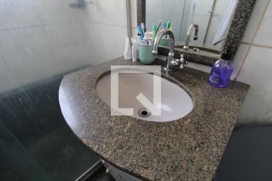 Pia banheiro comum de casa à venda com 3 quartos, 120m² em Vila Constancia, São Paulo