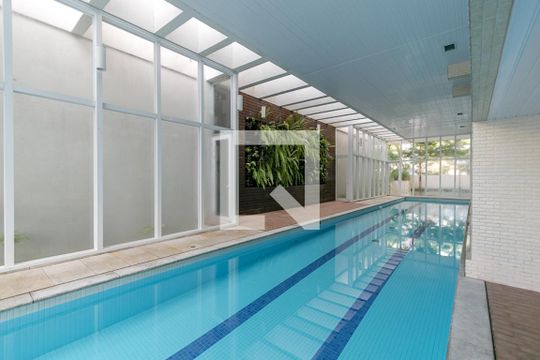 Piscina Coberta  de apartamento à venda com 2 quartos, 101m² em Vila Cordeiro, São Paulo