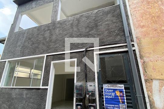 Fachada de casa para alugar com 1 quarto, 60m² em Parque Centenario, Duque de Caxias
