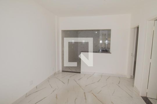 Sala de casa para alugar com 1 quarto, 60m² em Parque Centenario, Duque de Caxias