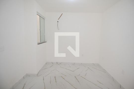Quarto de casa para alugar com 1 quarto, 60m² em Parque Centenario, Duque de Caxias