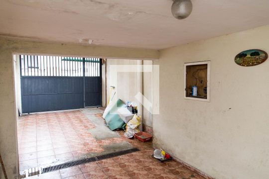 Garagem de casa à venda com 3 quartos, 210m² em Taboão, Diadema