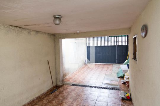 Garagem de casa à venda com 3 quartos, 210m² em Taboão, Diadema