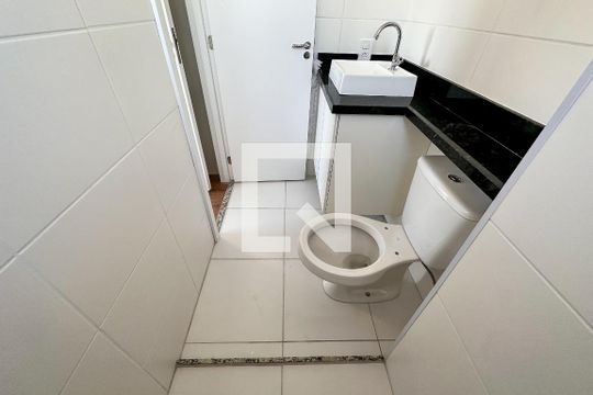 Banheiro de apartamento para alugar com 1 quarto, 27m² em Barra Funda, São Paulo