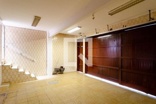 Garagem de casa à venda com 3 quartos, 267m² em Jardim Prudência, São Paulo
