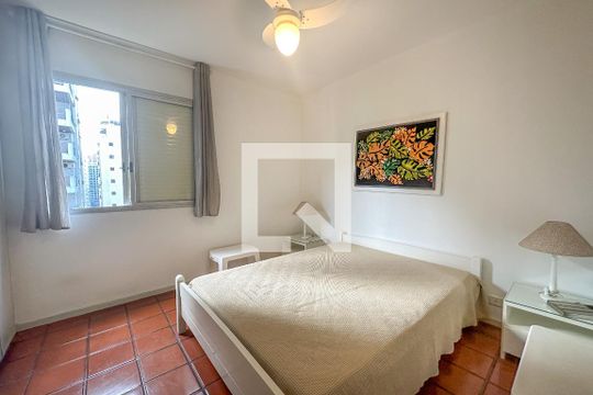 Suíte  de apartamento para alugar com 3 quartos, 100m² em Centro, Guarujá