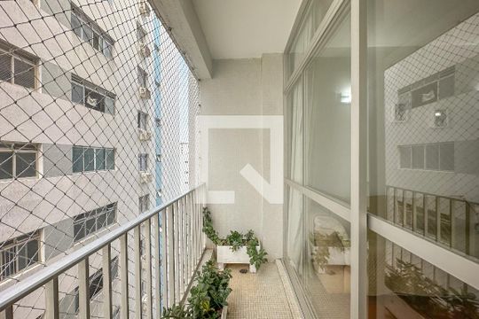 Varanda de apartamento para alugar com 3 quartos, 100m² em Centro, Guarujá