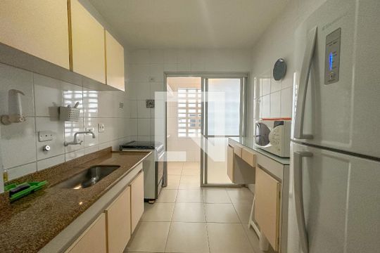 Cozinha de apartamento para alugar com 3 quartos, 100m² em Centro, Guarujá