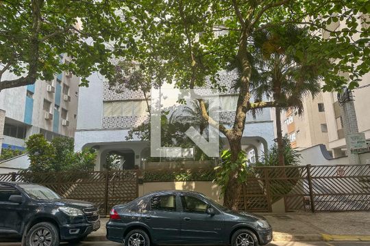 Fachada de apartamento para alugar com 3 quartos, 100m² em Centro, Guarujá