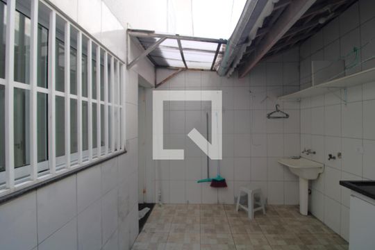 Lavanderia de casa à venda com 3 quartos, 117m² em Vila Arriete, São Paulo