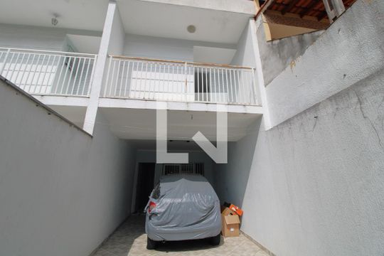 Garagem de casa à venda com 3 quartos, 117m² em Vila Arriete, São Paulo
