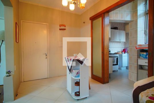 Sala  de apartamento à venda com 3 quartos, 90m² em Navegantes, Porto Alegre