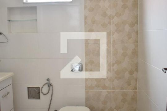Banheiro de casa para alugar com 2 quartos, 80m² em Campo Grande, Rio de Janeiro