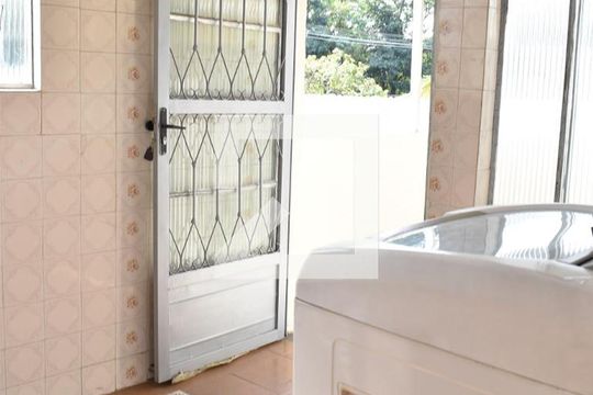Área de Serviço de casa para alugar com 2 quartos, 80m² em Campo Grande, Rio de Janeiro