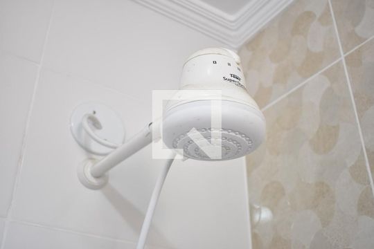 Chuveiro de casa para alugar com 2 quartos, 80m² em Campo Grande, Rio de Janeiro