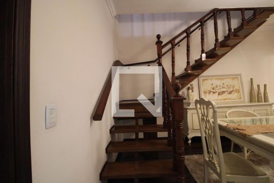 Escada de casa à venda com 3 quartos, 300m² em Vila Constancia, São Paulo