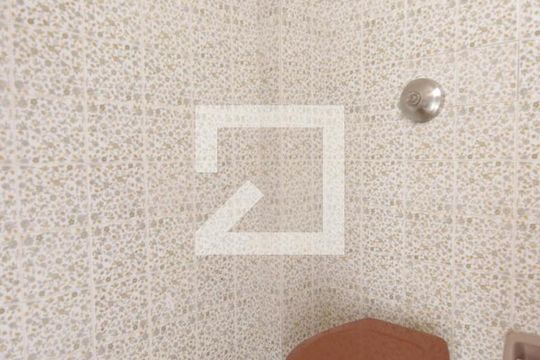 Banheiro de apartamento para alugar com 1 quarto, 47m² em Vila Domitila, São Paulo