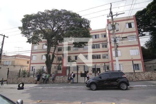 Fachada de apartamento para alugar com 1 quarto, 47m² em Vila Domitila, São Paulo