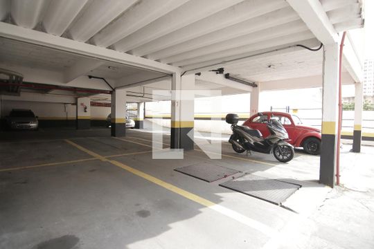 Estacionamento de apartamento para alugar com 1 quarto, 47m² em Vila Domitila, São Paulo