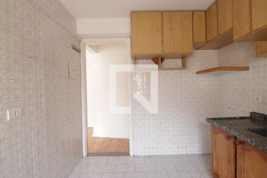 Cozinha  de apartamento para alugar com 1 quarto, 47m² em Vila Domitila, São Paulo