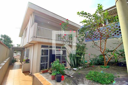 Quintal de casa à venda com 3 quartos, 255m² em Parque das Nações, Santo André