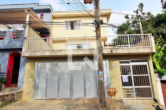 Fachada de casa à venda com 3 quartos, 255m² em Parque das Nações, Santo André