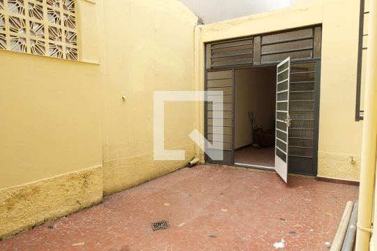 Quintal de casa à venda com 7 quartos, 280m² em Sumaré, São Paulo