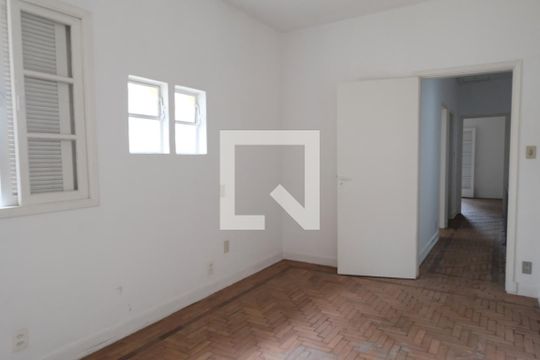 Suíte de casa à venda com 7 quartos, 280m² em Sumaré, São Paulo