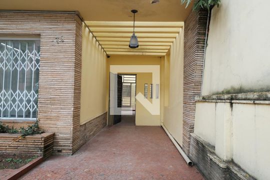 Fachada de casa à venda com 7 quartos, 280m² em Sumaré, São Paulo