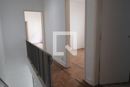Corredor de casa à venda com 7 quartos, 280m² em Sumaré, São Paulo