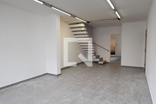 Casa à venda com 7 quartos, 280m² em Sumaré, São Paulo