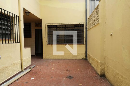 Quintal de casa à venda com 7 quartos, 280m² em Sumaré, São Paulo